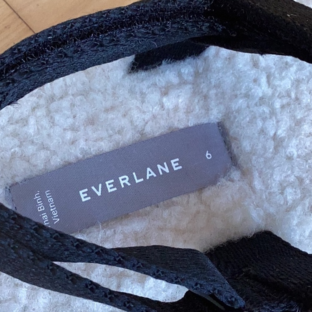 Everlane The Renew Teddy Sport Sandals. Black with cream Sherpa lining. Size 6 - Picture 13 of 15